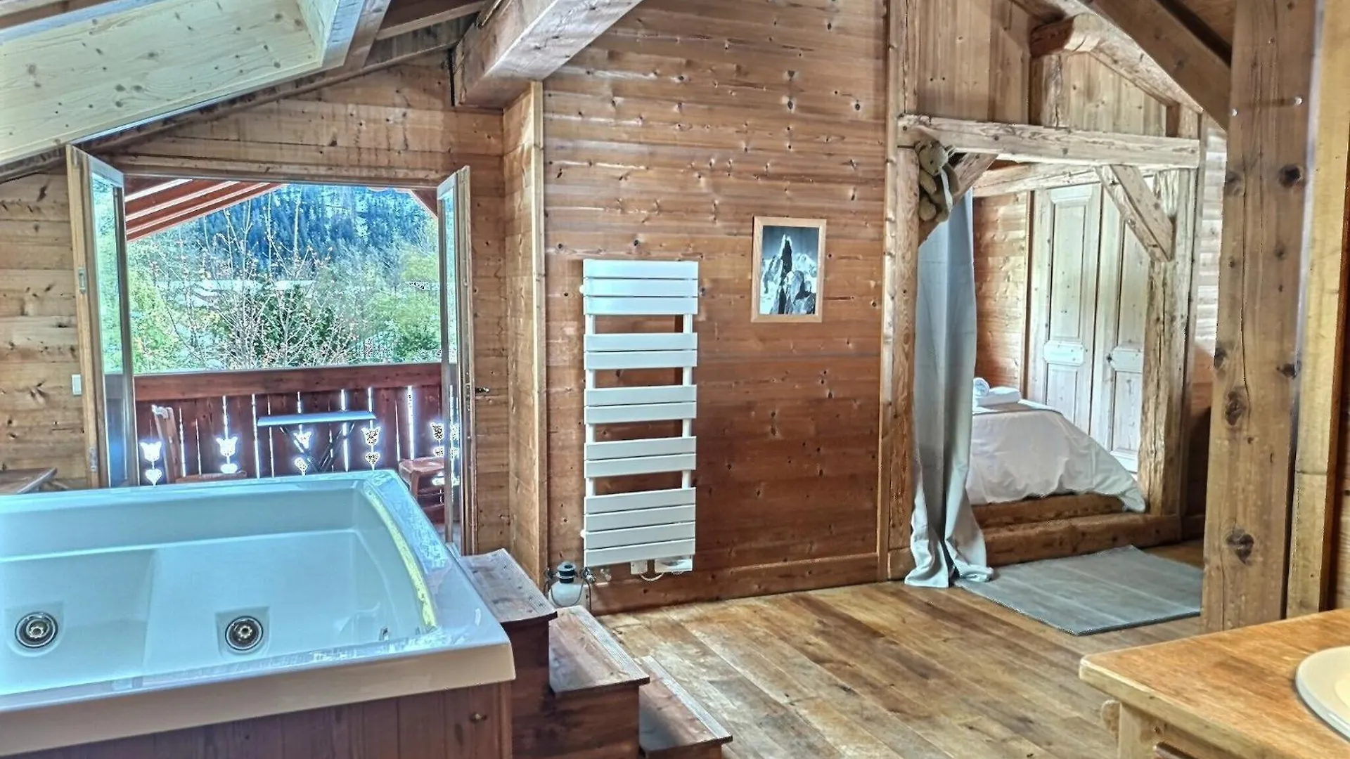 Chalet Spacieux A Chamonix Pour 9 - Vue Panoramique Mont-Blanc, Jacuzzi, Jardin & Parking