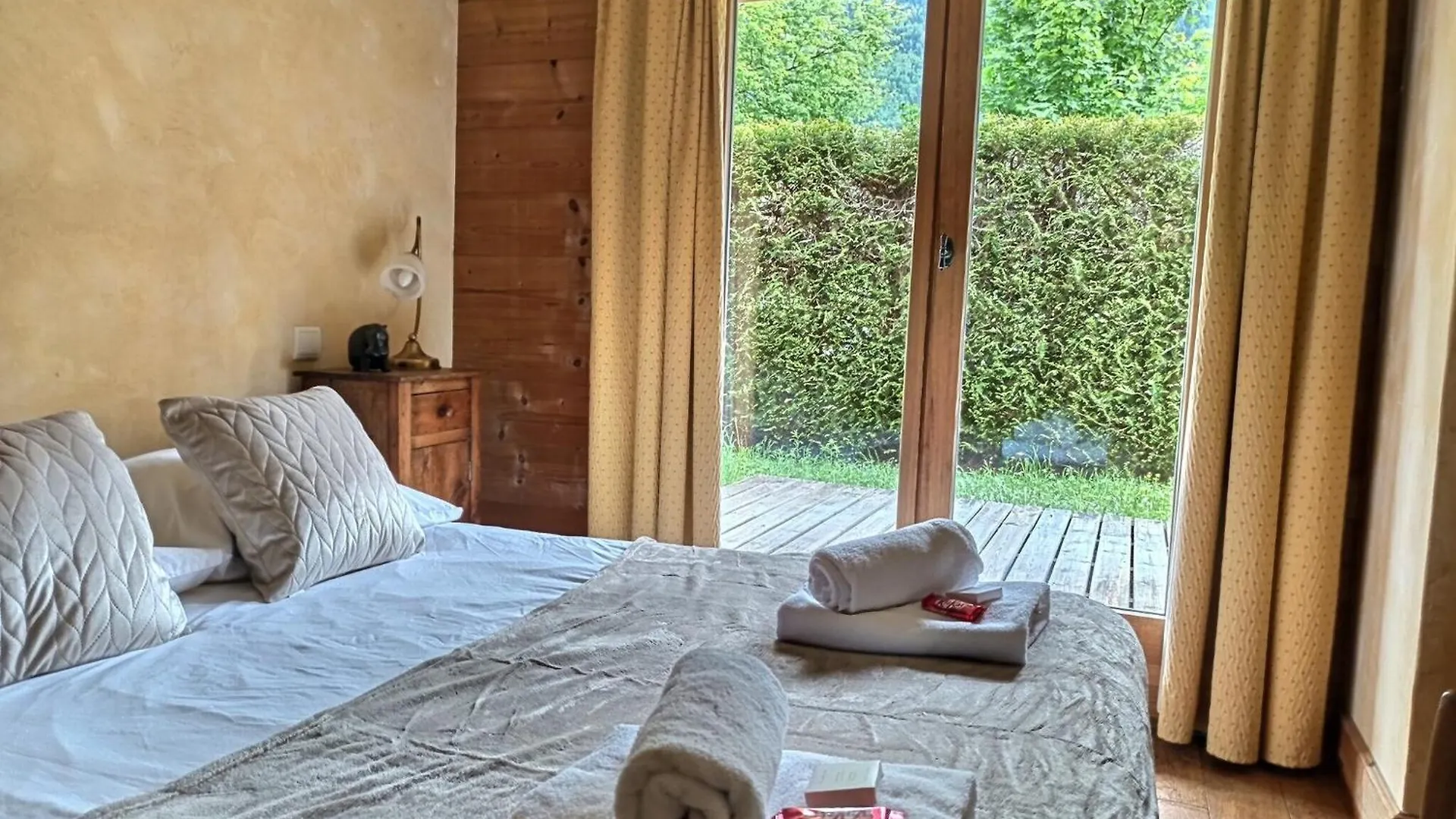Chalet Spacieux A Chamonix Pour 9 - Vue Panoramique Mont-Blanc, Jacuzzi, Jardin & Parking Frankrig
